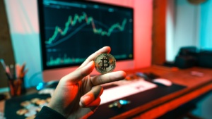 KuCoin биржа интерфейс главная страница